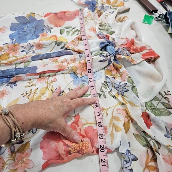Sweet Pea NY & Co Blouse Size Medium Floral Cold Shoulder Floral Tie Top - Picture 7 of 11